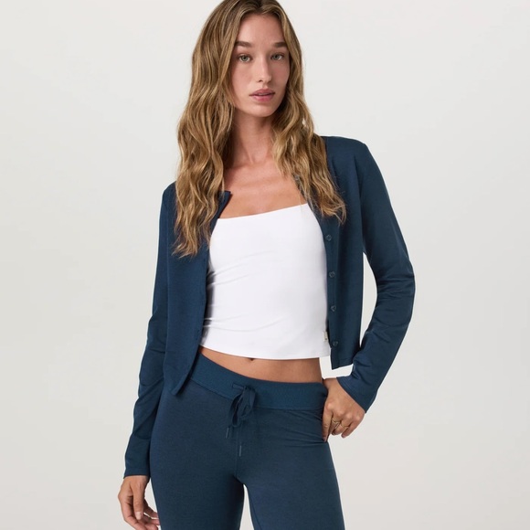 Vuori Women's Blue Cowl Neck Sweater - Picture 4 of 14